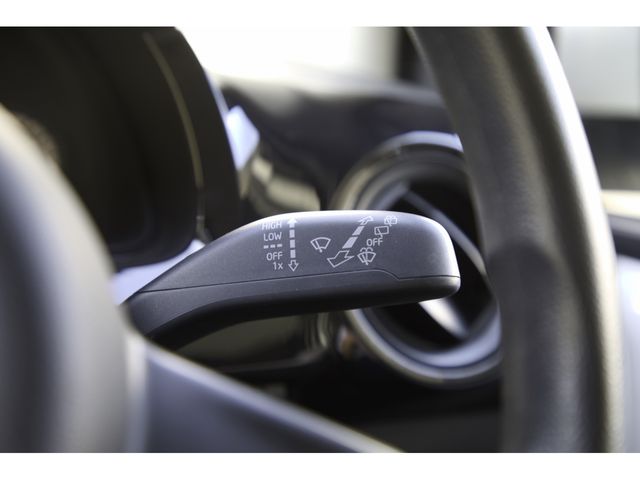 VolksWagen UP! 2013-10 22872-11