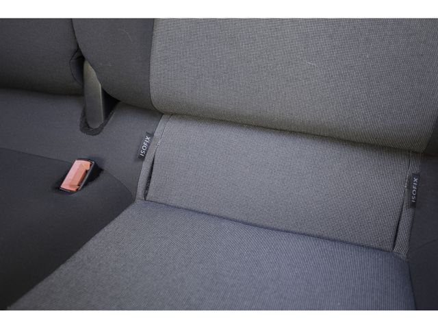VolksWagen UP! 2013-10 22872-23