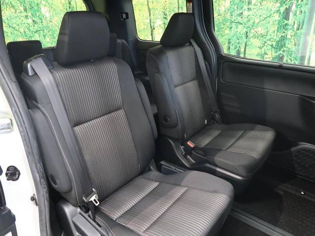 Toyota VOXY 2017-10 189564-12