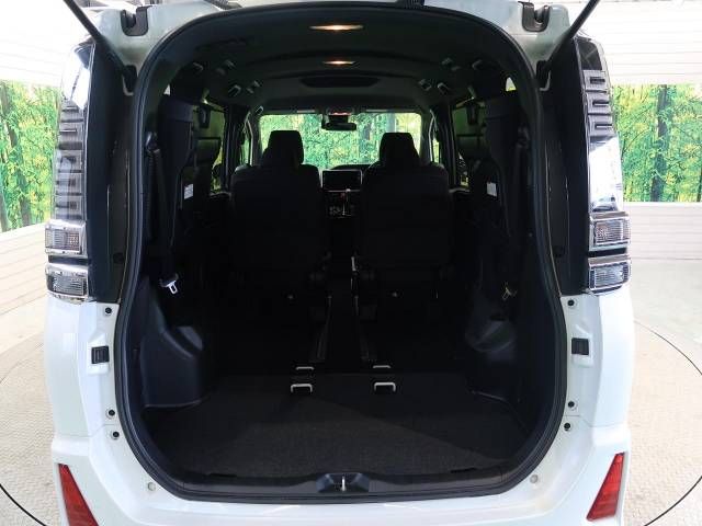 Toyota VOXY 2017-10 189564-14