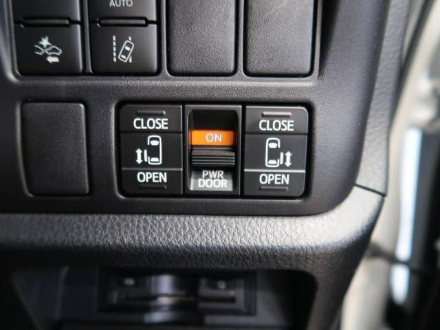Toyota VOXY 2017-10 189564-7