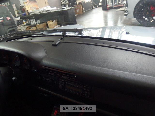 Porsche 911 1996-04 372523-24