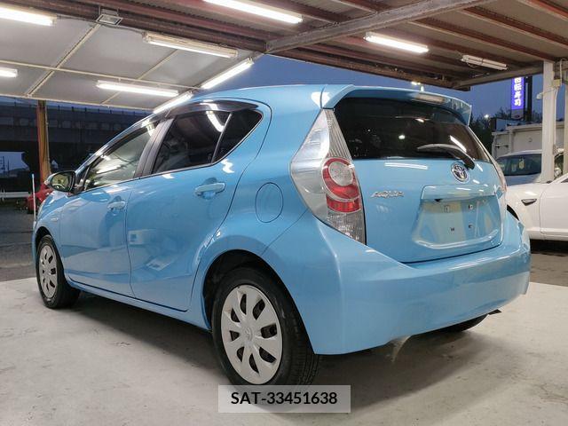 Toyota AQUA 2013-12 261276-4