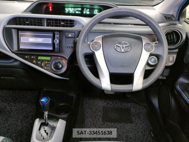 Toyota AQUA 2013-12 261276-7