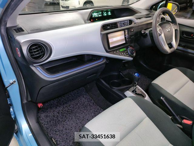 Toyota AQUA 2013-12 261276-12