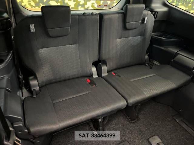 Toyota VOXY 2023-05 289325-10