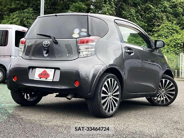 Toyota IQ 2009-10 273088-2