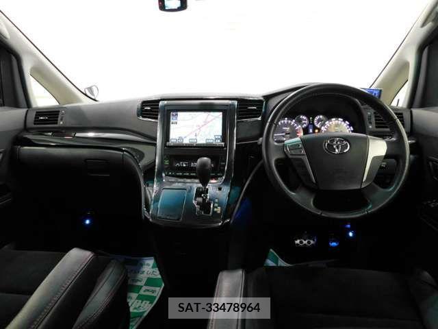 Toyota VELLFIRE 2013-08 329613-1