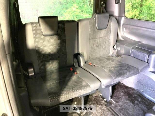 Toyota VOXY 2020-11 217538-9