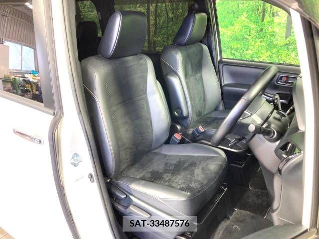 Toyota VOXY 2020-11 217538-7