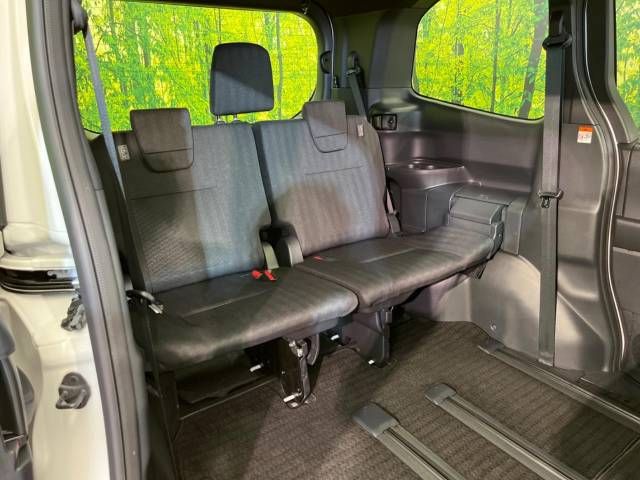 Toyota NOAH 2023-06 191629-11