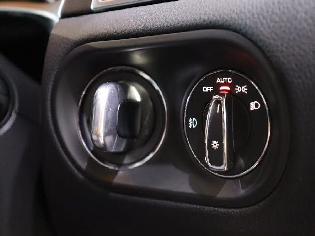 Porsche MACAN 2017-03 24334-11