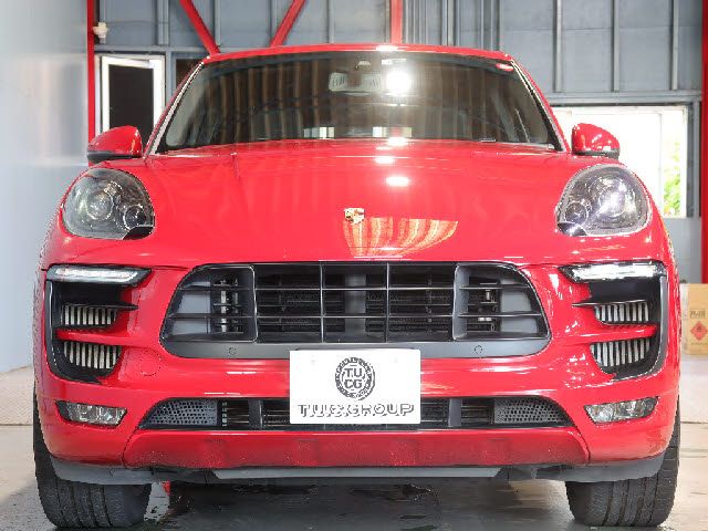 Porsche MACAN 2017-03 24334-4