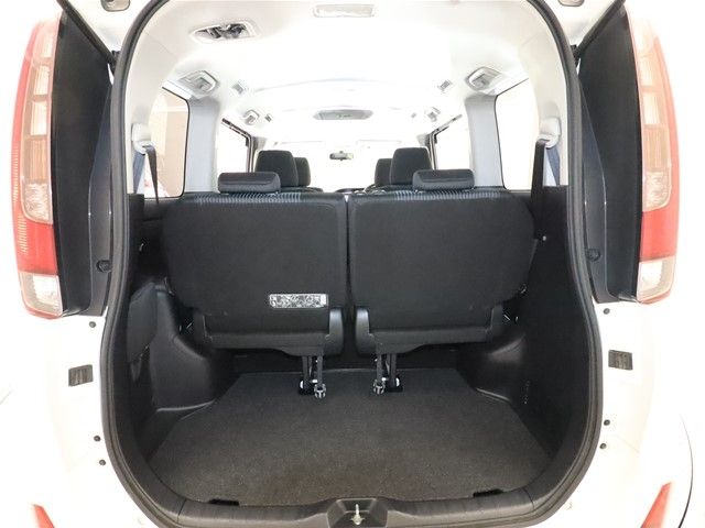 Toyota NOAH 2015-05 9382-8