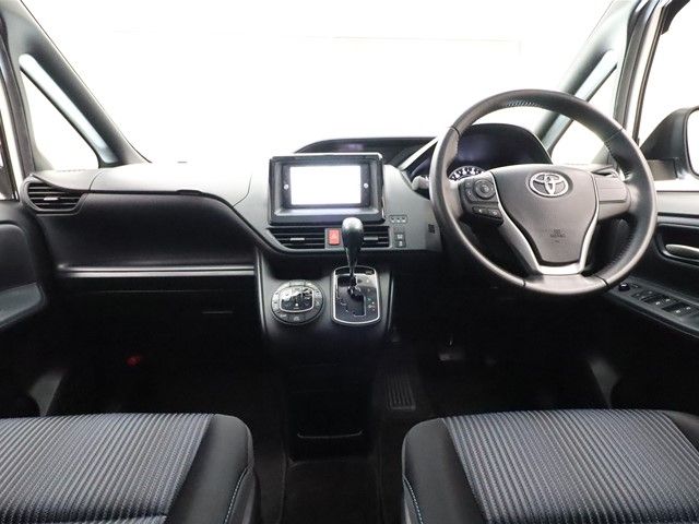 Toyota NOAH 2015-05 9382-2