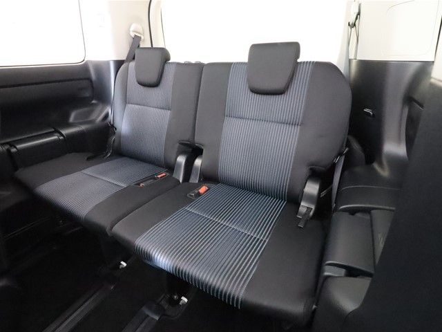 Toyota NOAH 2015-05 9382-7