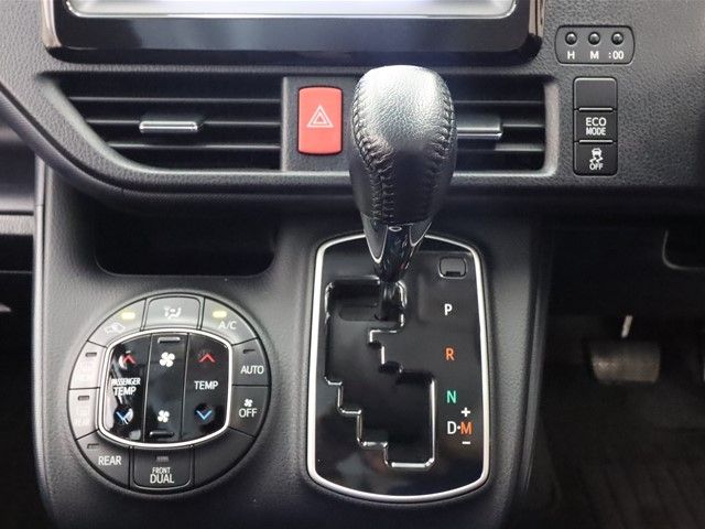 Toyota NOAH 2015-05 9382-13