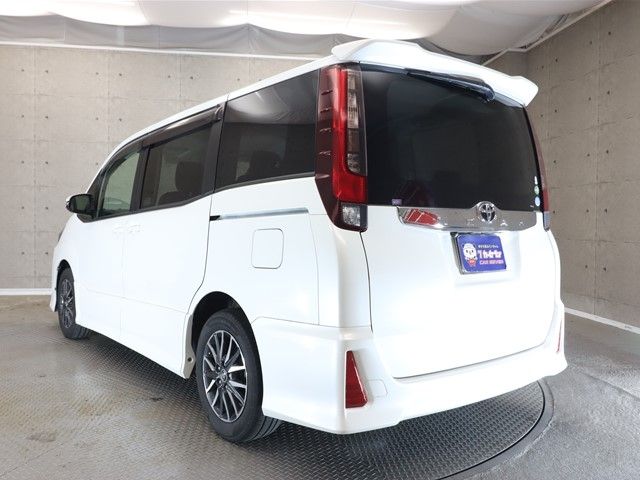 Toyota NOAH 2015-05 9382-23