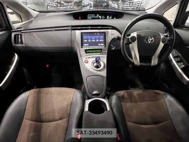 Toyota PRIUS 2014-08 366435-13
