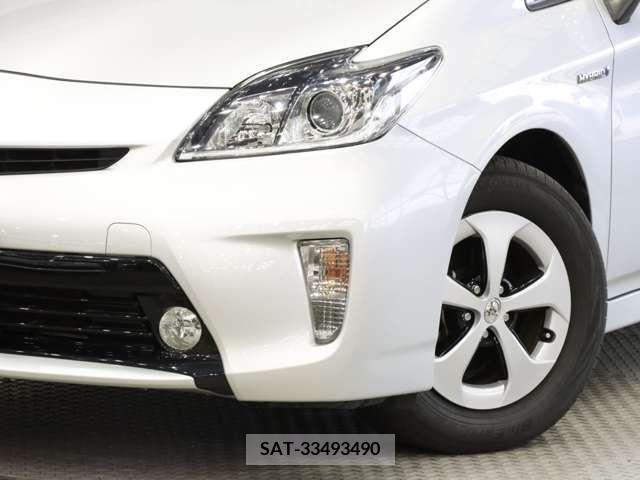 Toyota PRIUS 2014-08 366435-11