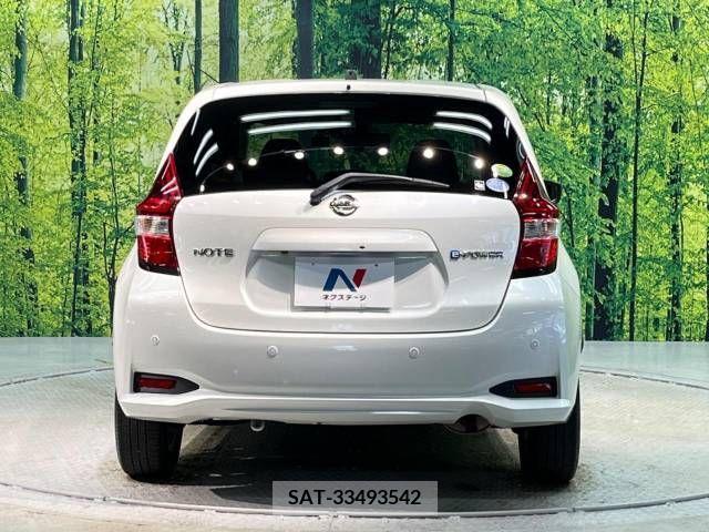 Nissan NOTE 2018-08 338933-15