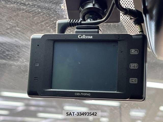 Nissan NOTE 2018-08 338933-7