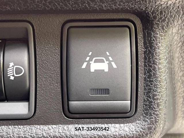 Nissan NOTE 2018-08 338933-5