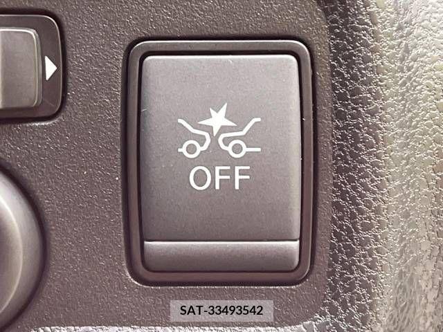 Nissan NOTE 2018-08 338933-4