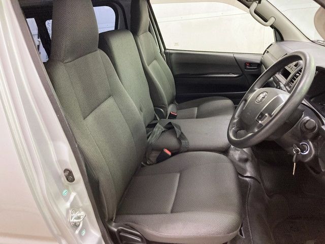Toyota REGIUSACE VAN 2018-11 185572-9