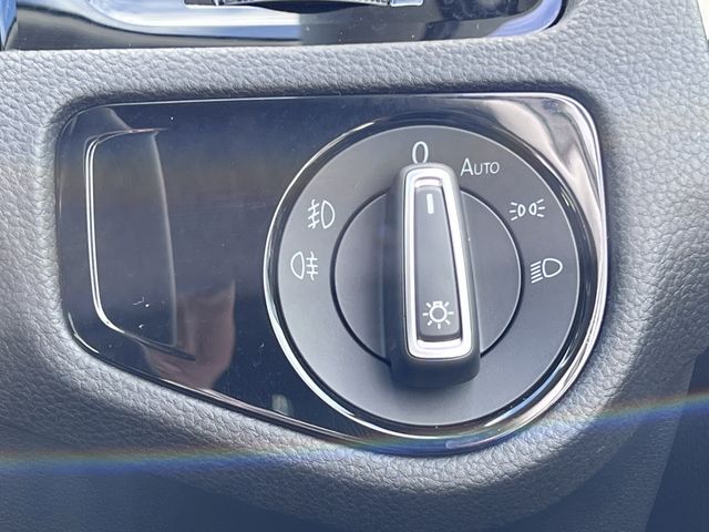 VolksWagen GOLF VARIANT 2020-11 13441-13