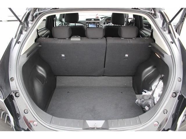 Nissan LEAF 2018-11 183102-16