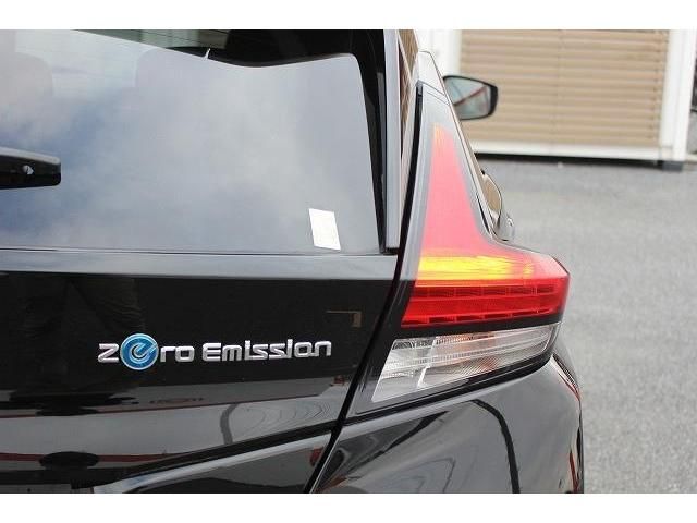 Nissan LEAF 2018-11 183102-11
