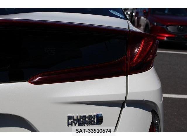 Toyota PRIUS PHV 2017-10 232812-11
