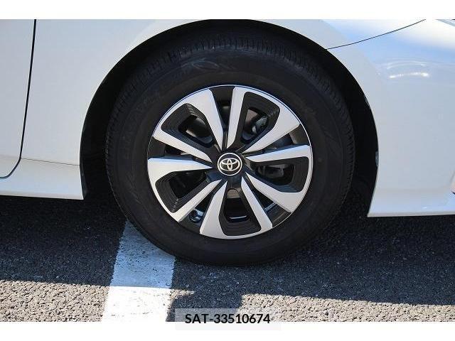 Toyota PRIUS PHV 2017-10 232812-9