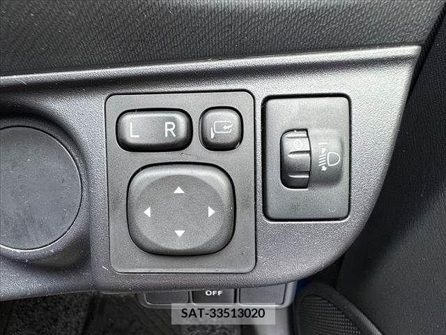 Toyota AQUA 2015-04 335520-24