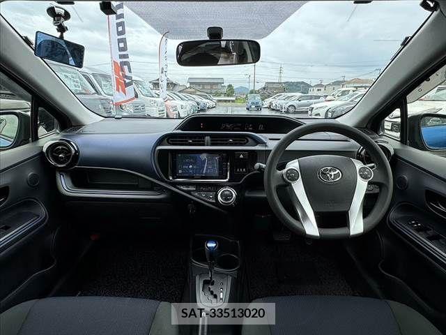 Toyota AQUA 2015-04 335520-1