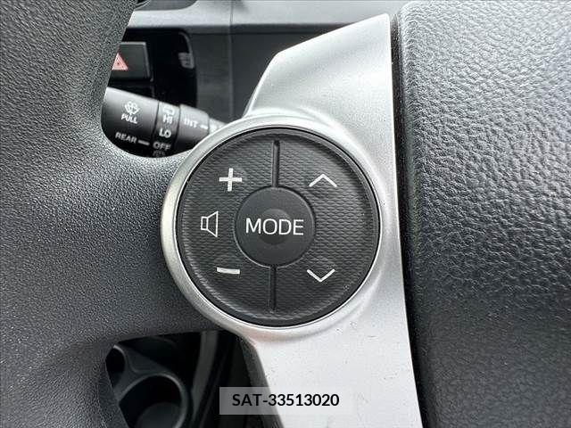 Toyota AQUA 2015-04 335520-23