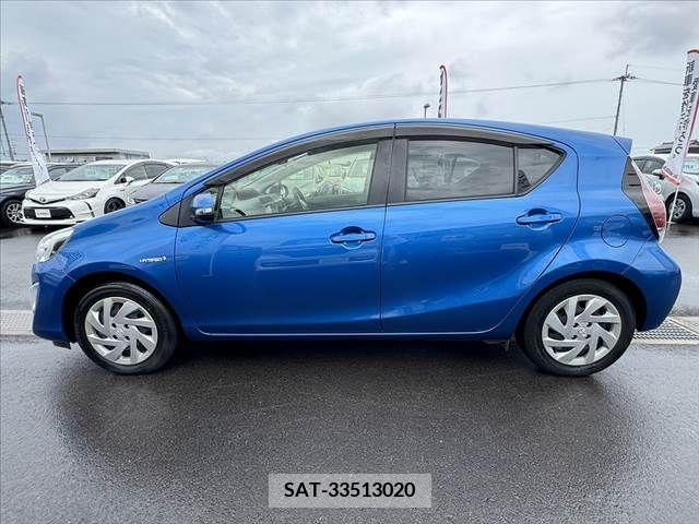 Toyota AQUA 2015-04 335520-10