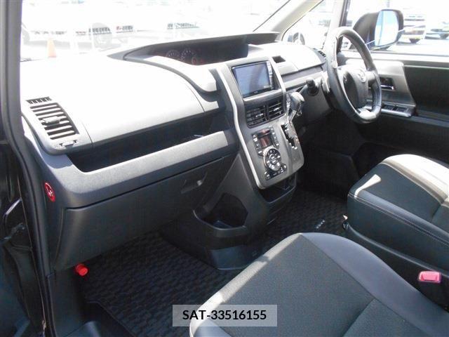 Toyota VOXY 2013-08 350587-23