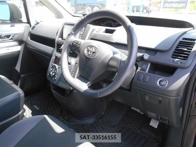Toyota VOXY 2013-08 350587-20