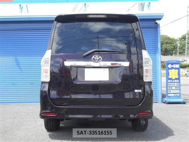 Toyota VOXY 2013-08 350587-6
