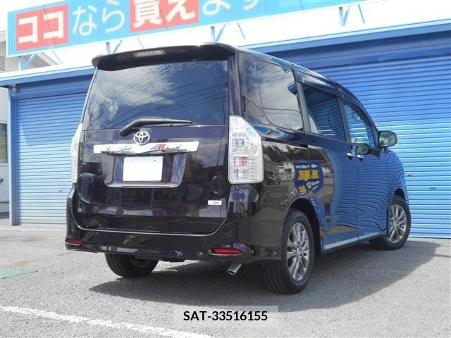 Toyota VOXY 2013-08 350587-7
