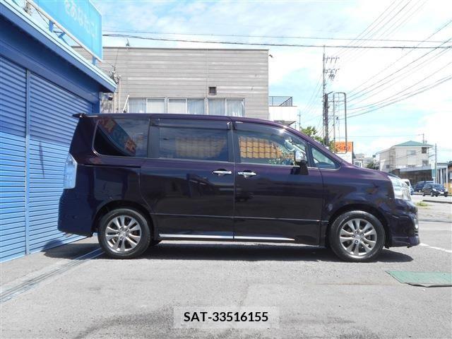 Toyota VOXY 2013-08 350587-4