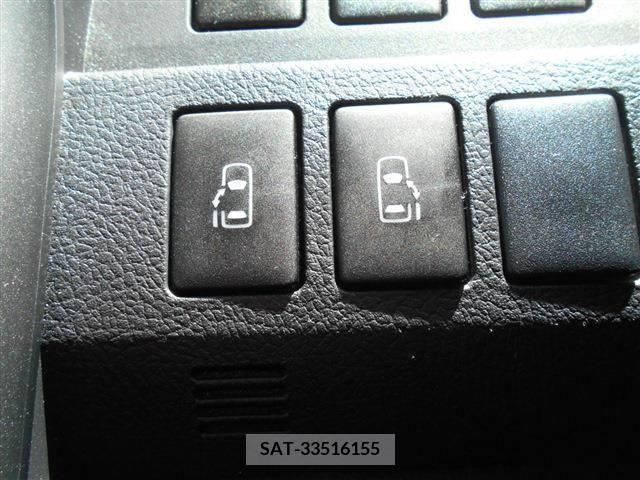 Toyota VOXY 2013-08 350587-17