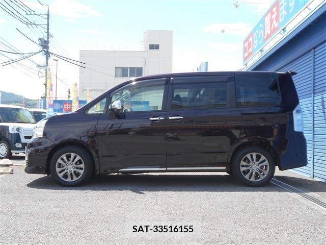 Toyota VOXY 2013-08 350587-3