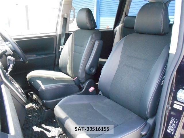 Toyota VOXY 2013-08 350587-25