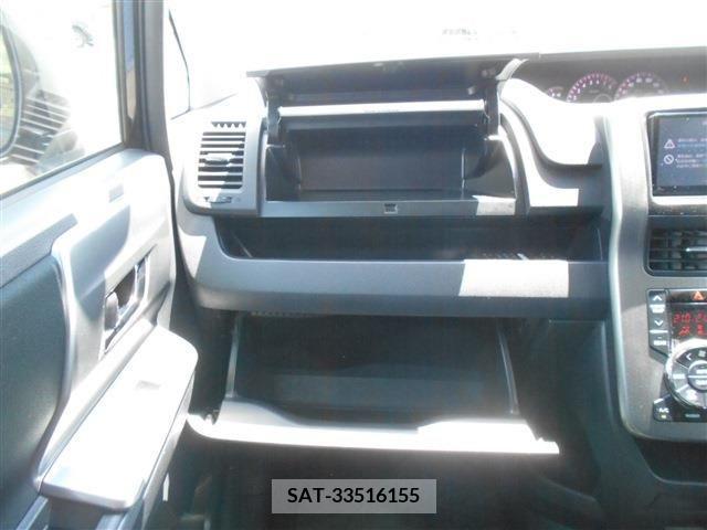 Toyota VOXY 2013-08 350587-24