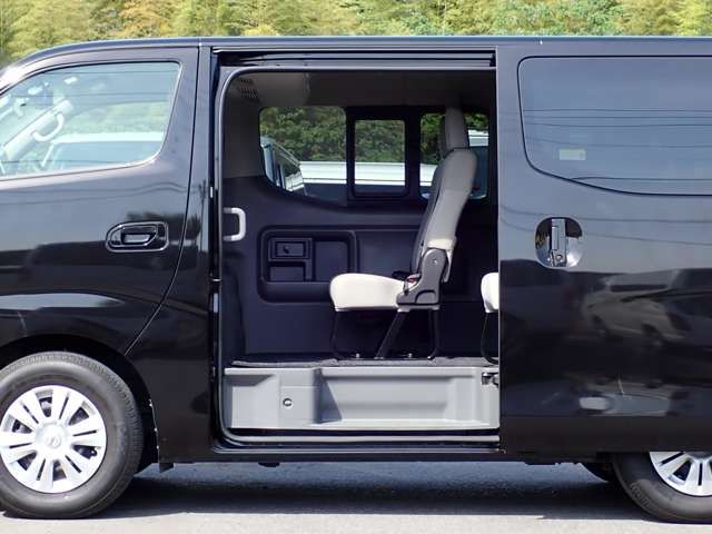 Nissan CARAVAN WAGON 2018-07 189952-4