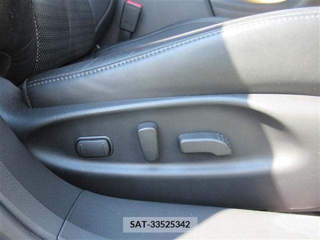 Nissan FUGA 2019-06 334246-28