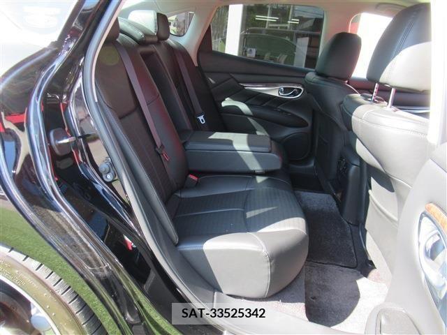 Nissan FUGA 2019-06 334246-4
